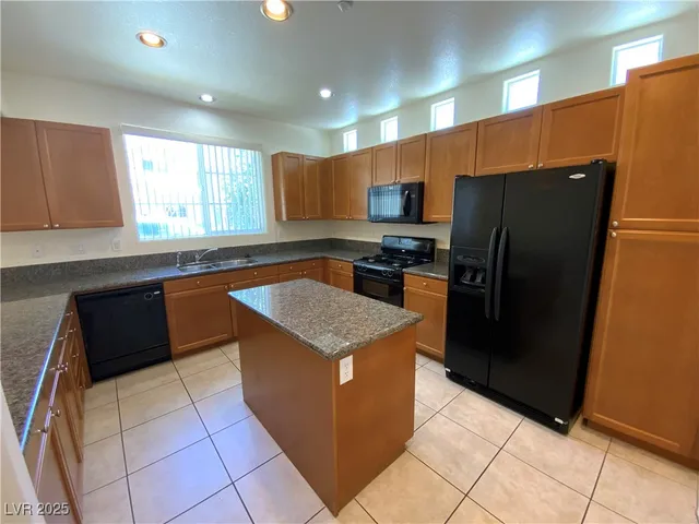$1,895 | 7609 Vanity Court, Las Vegas, NV 89149
