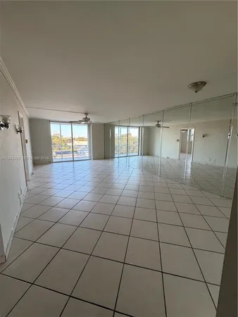 $1,990 | 1830 Dixianna Street, Unit 406, Hollywood, FL 33020