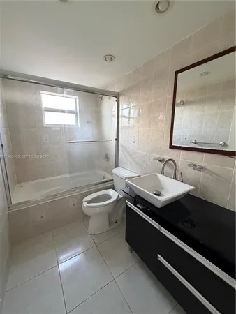 $1,990 | 1830 Dixianna Street, Unit 406, Hollywood, FL 33020