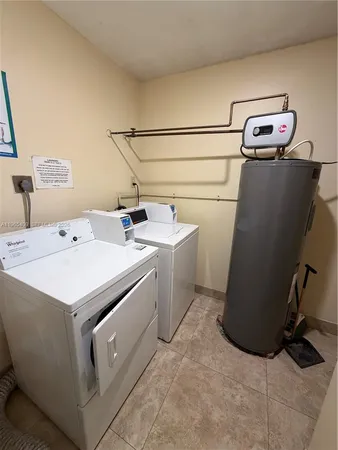 $1,990 | 1830 Dixianna Street, Unit 406, Hollywood, FL 33020