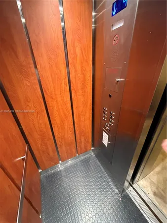 $1,990 | 1830 Dixianna Street, Unit 406, Hollywood, FL 33020