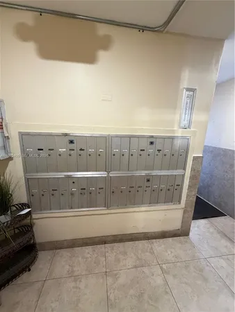 $1,990 | 1830 Dixianna Street, Unit 406, Hollywood, FL 33020