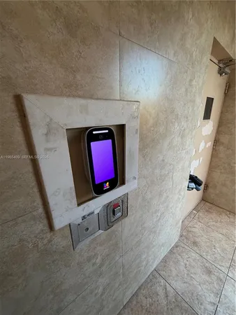 $1,990 | 1830 Dixianna Street, Unit 406, Hollywood, FL 33020