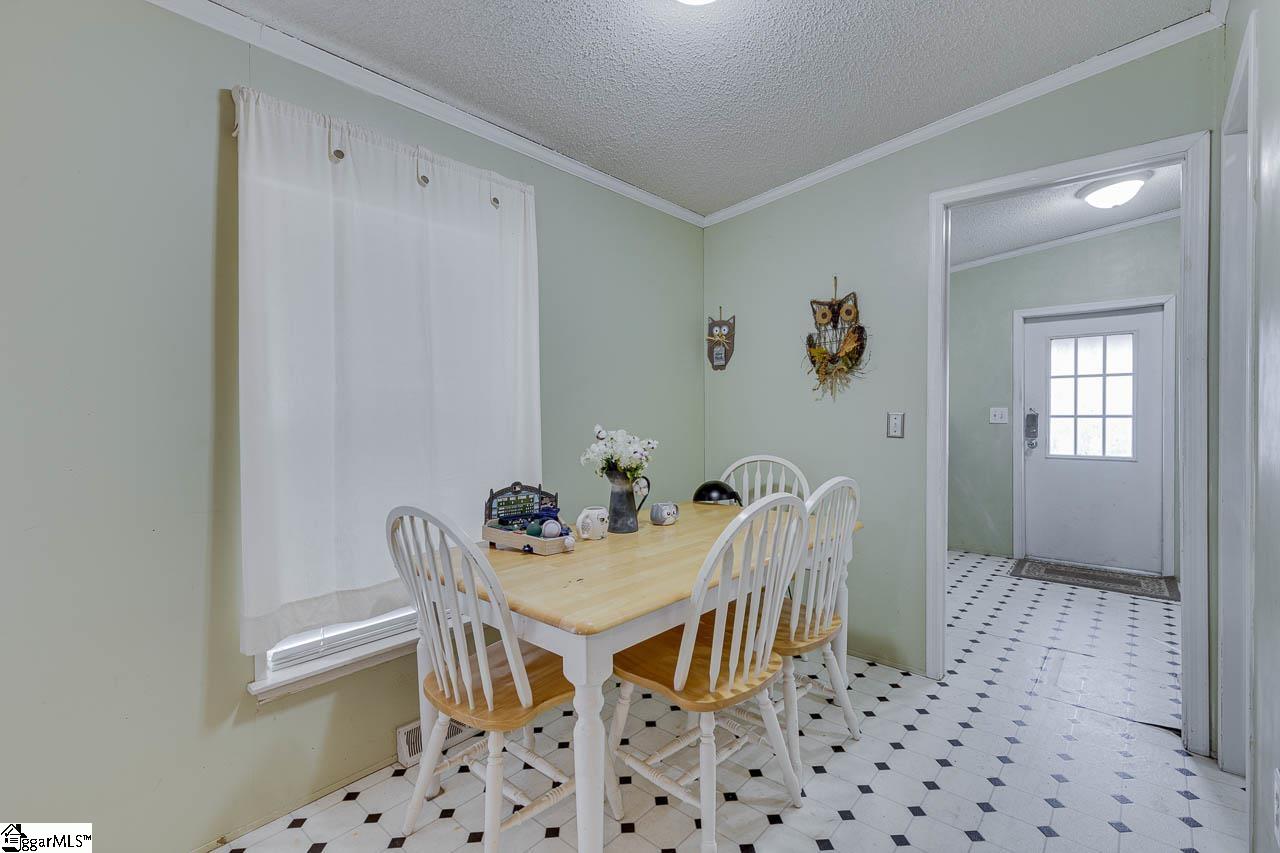 539 Sparrow Road Clinton, SC 29325 - Photo 4 of 32