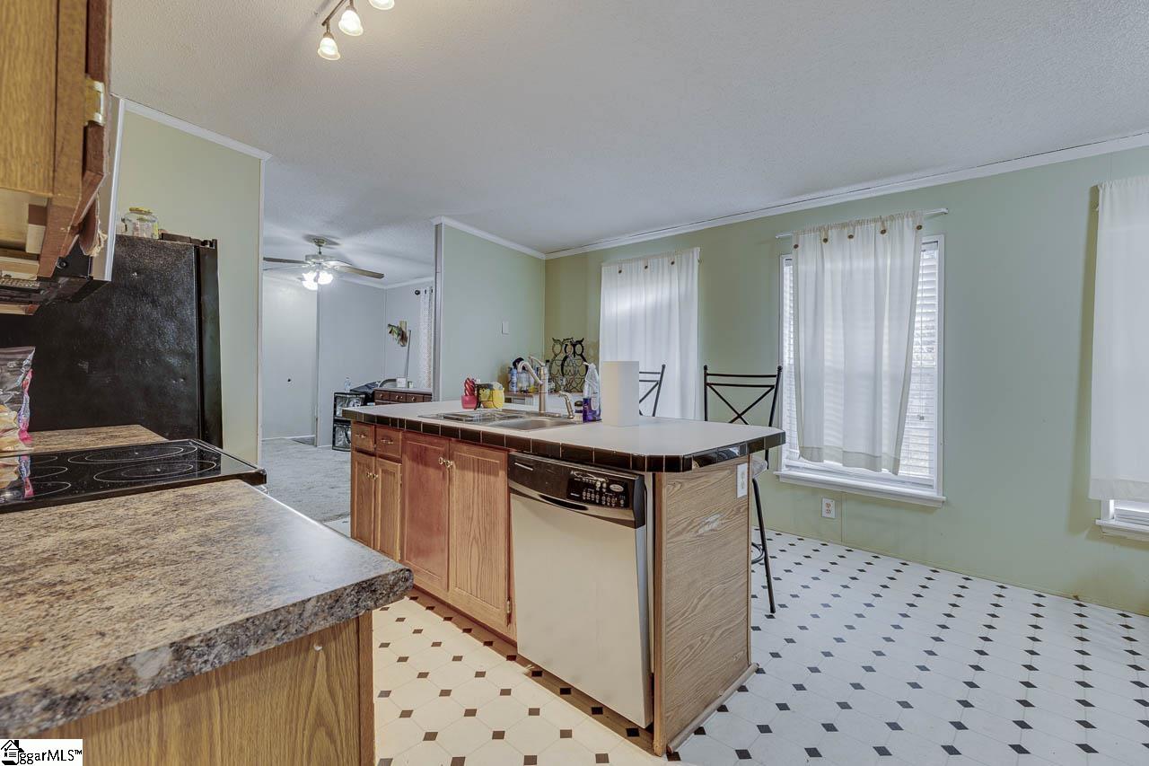 539 Sparrow Road Clinton, SC 29325 - Photo 7 of 32