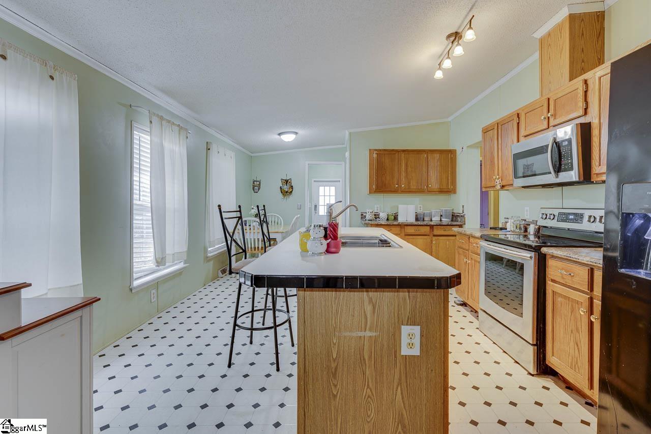 539 Sparrow Road Clinton, SC 29325 - Photo 8 of 32