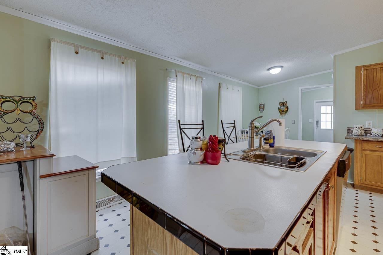 539 Sparrow Road Clinton, SC 29325 - Photo 9 of 32