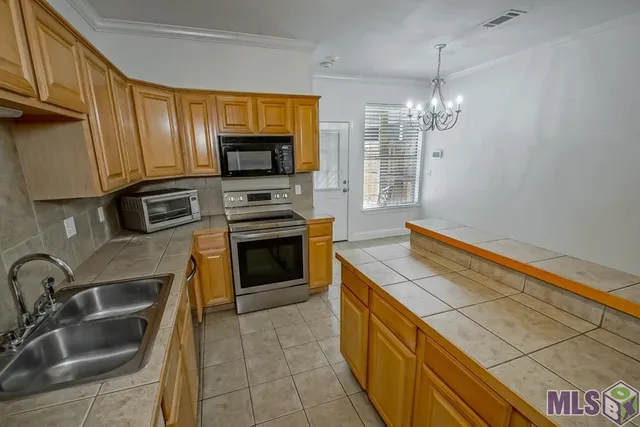 $1,700 | 809 Summer Breeze Drive, Unit 1601, Baton Rouge, LA 70810