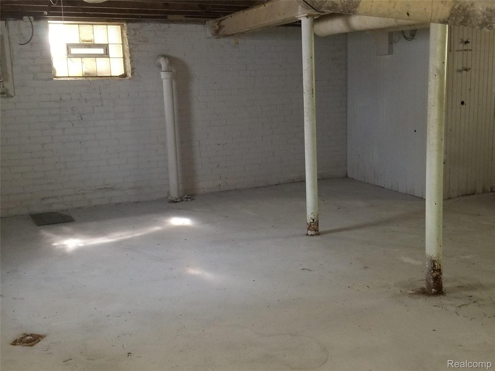3453 Devonshire Road Detroit, MI 48224 - Photo 22 of 27 20190606_161203.jpg