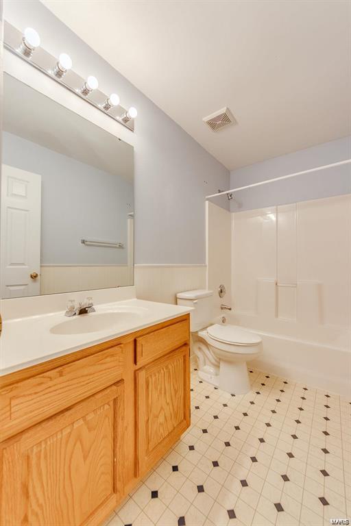 1762 Spring View Terrace Ballwin, MO 63021 - Photo 21 of 39