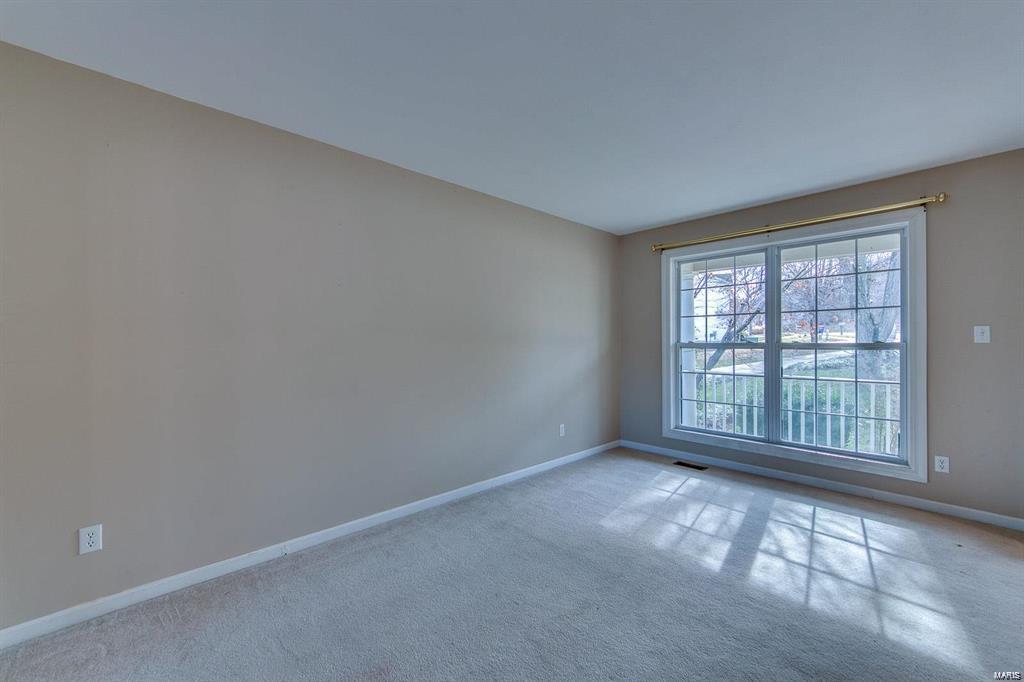 1762 Spring View Terrace Ballwin, MO 63021 - Photo 6 of 39