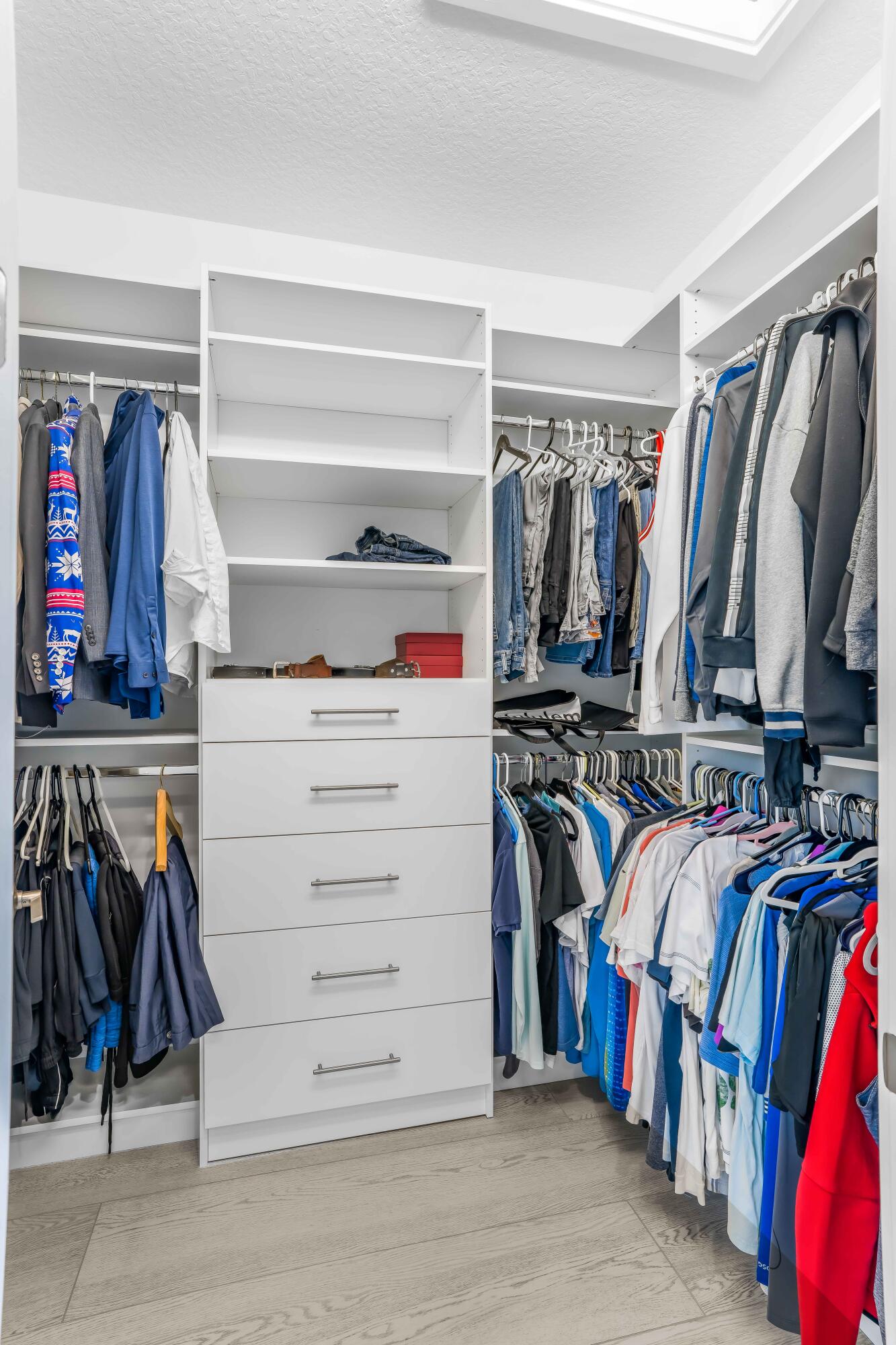 15405 Blue River Road Delray Beach, FL 33446 - Photo 21 of 58 PRIMARY BEDROOM CLOSET