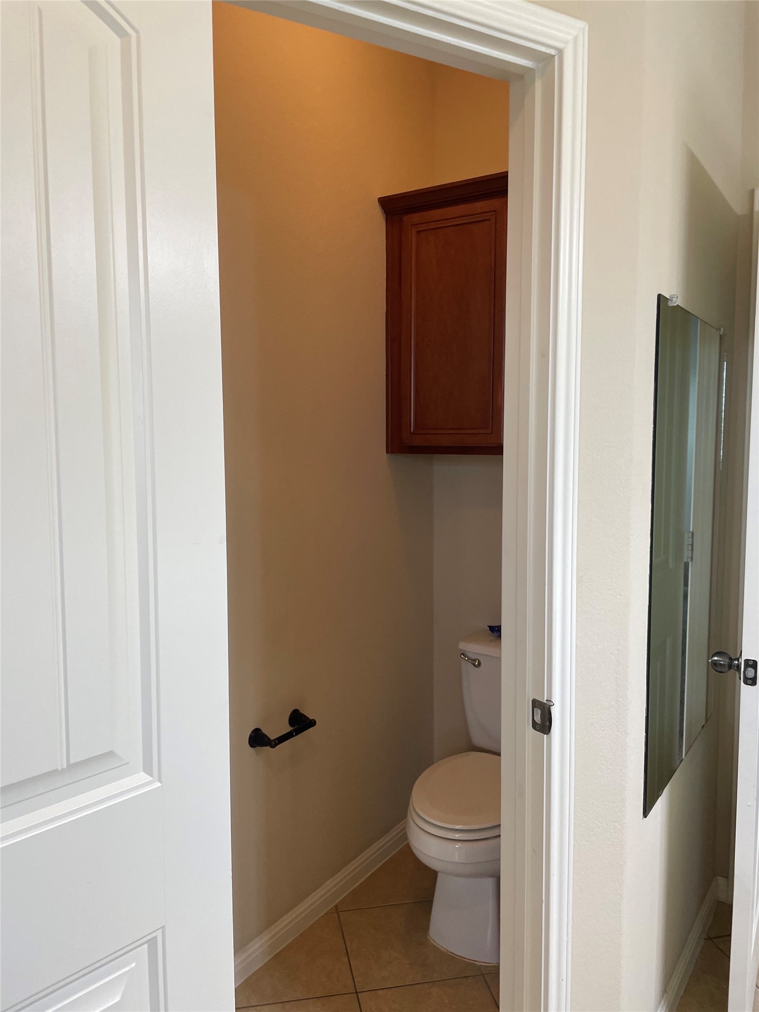 102 Sandy Lyle Cove Round Rock, TX 78664 - Photo 26 of 38 a white toilet sitting next to a shower