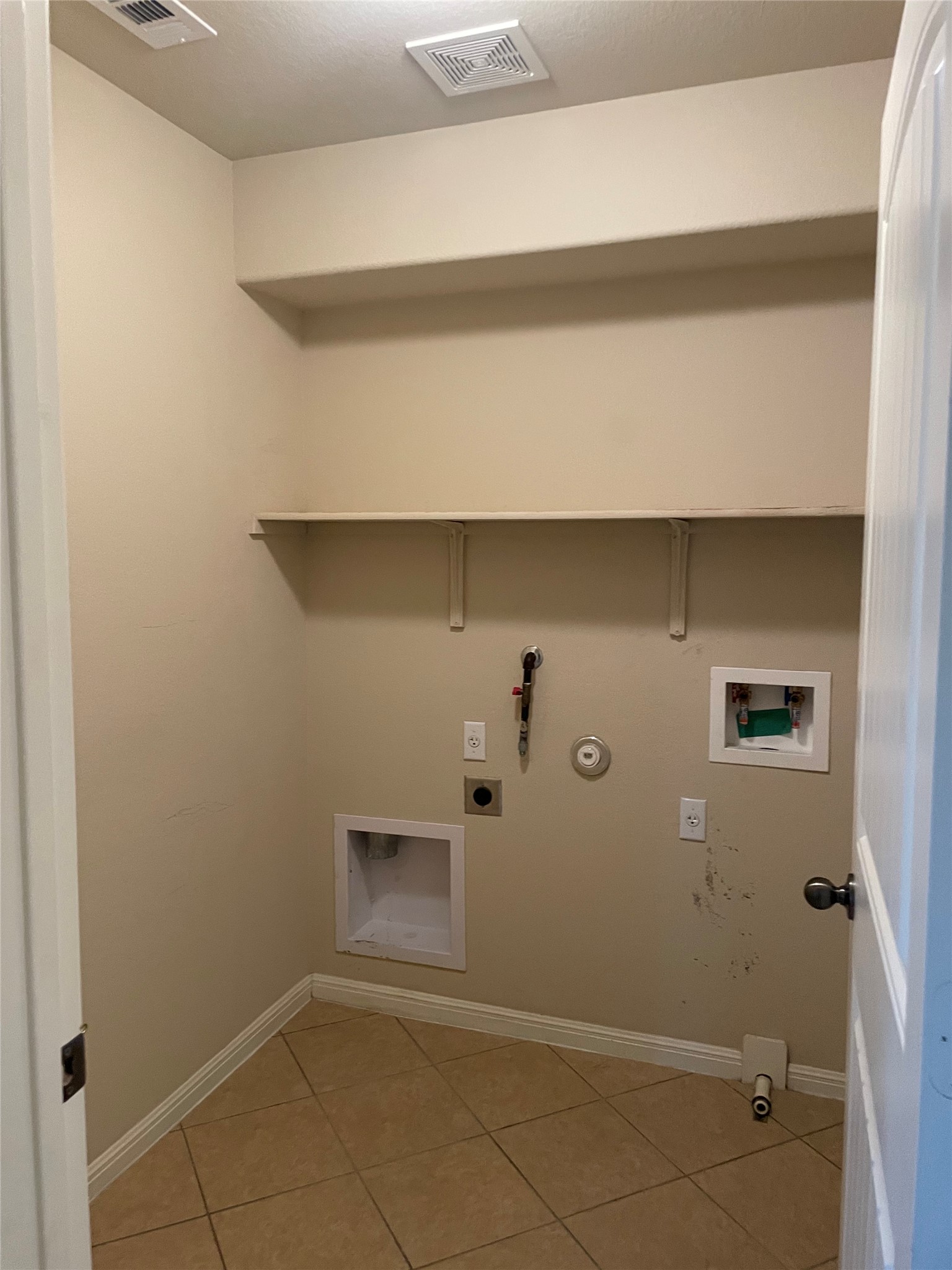 102 Sandy Lyle Cove Round Rock, TX 78664 - Photo 27 of 38 a bathroom with a shower