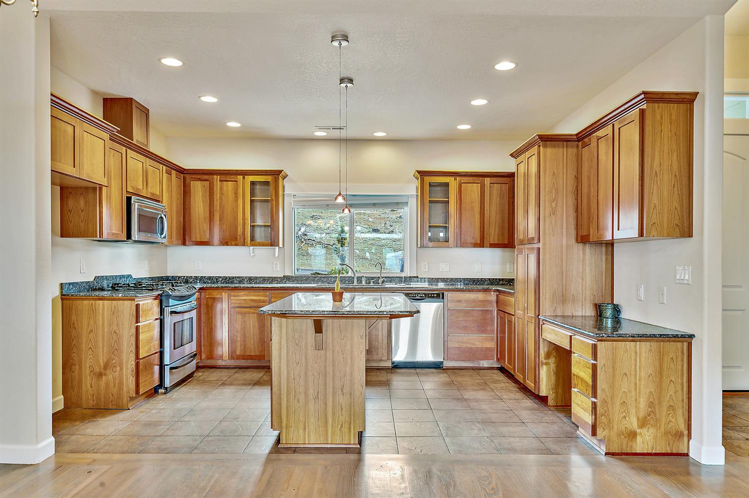4473 Innsbruck Ridge Medford, OR 97504 - Photo 4 of 35 Additional Photo