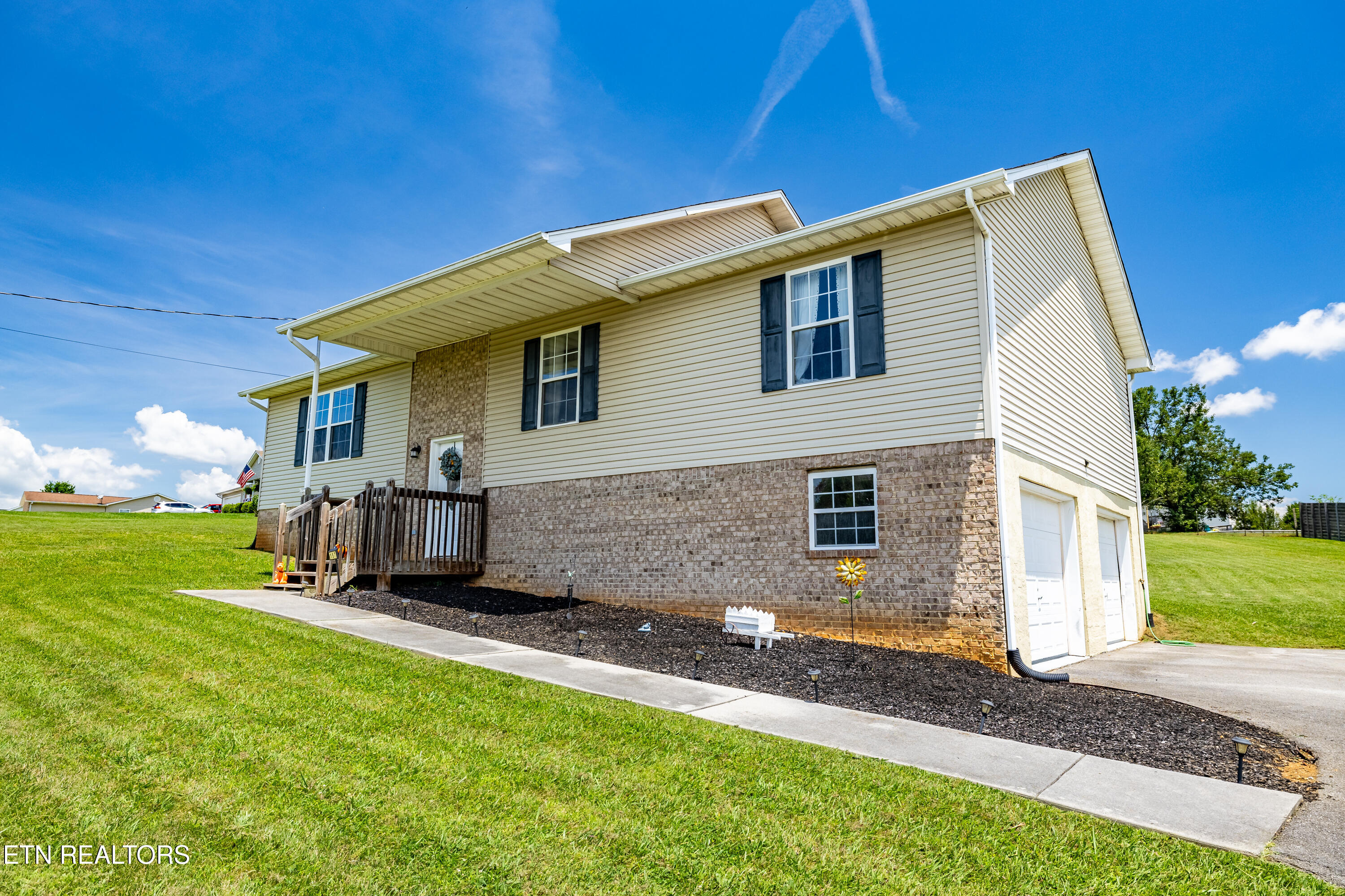 157 Ridgefield Drive Dandridge, TN 37725 - Photo 38 of 54 157RidgefieldDr-5