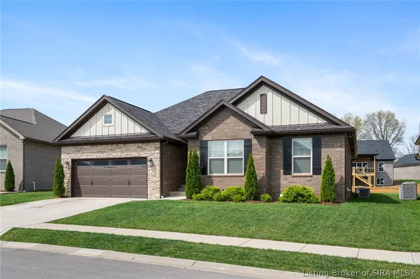 $472,500 | 3012 Bridlewood Lane, New Albany, IN 47150