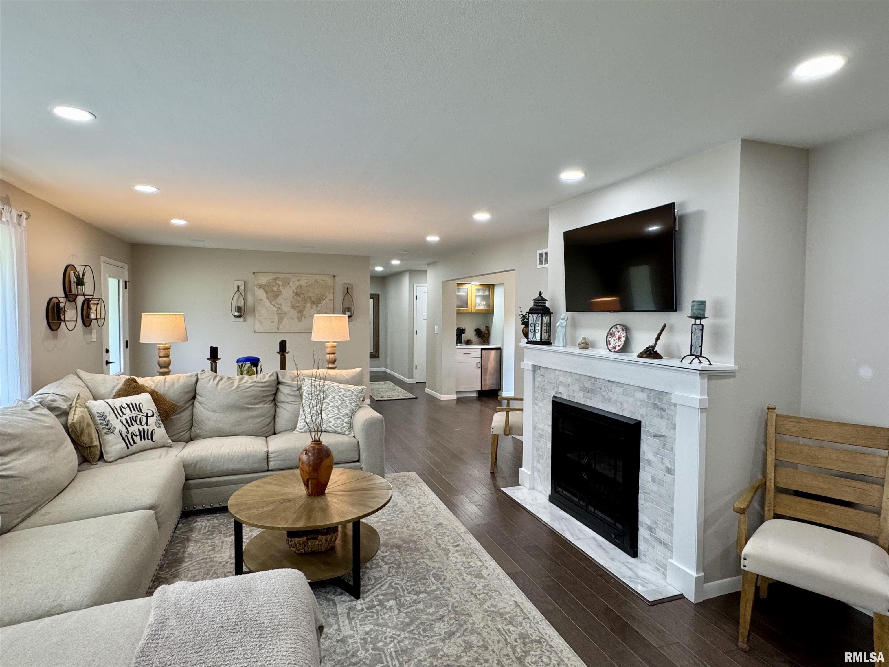 727 East Franklin Street Macomb, IL 61455 - Photo 9 of 53