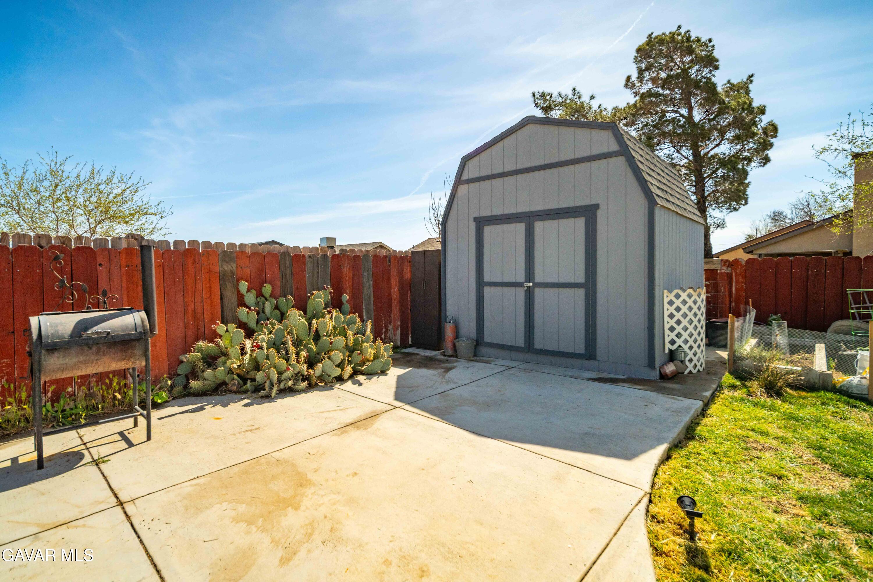 3112 Myrtle Street Rosamond, CA 93560 - Photo 33 of 49 a house view with a outdoor space