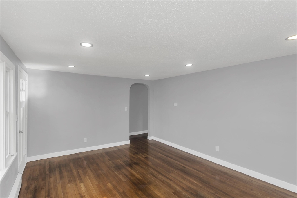 49 Bennett Street Chicopee, MA 01013 - Photo 15 of 41