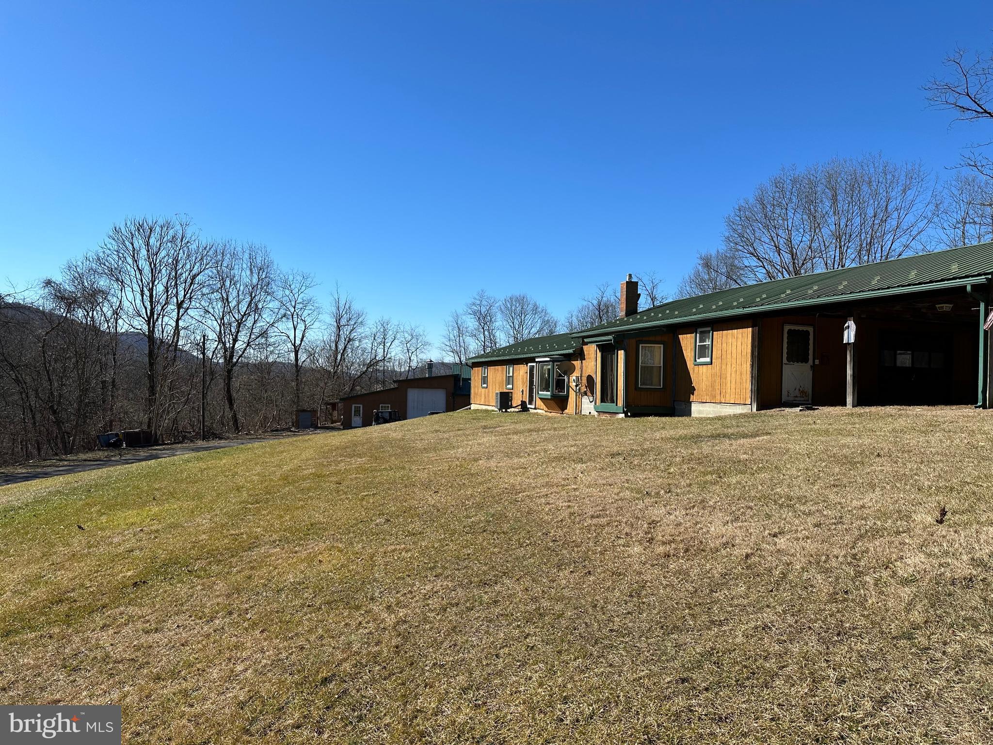 13507 Black Valley Road Flintstone, MD 21530 - Photo 35 of 80 Large Front yard - residence