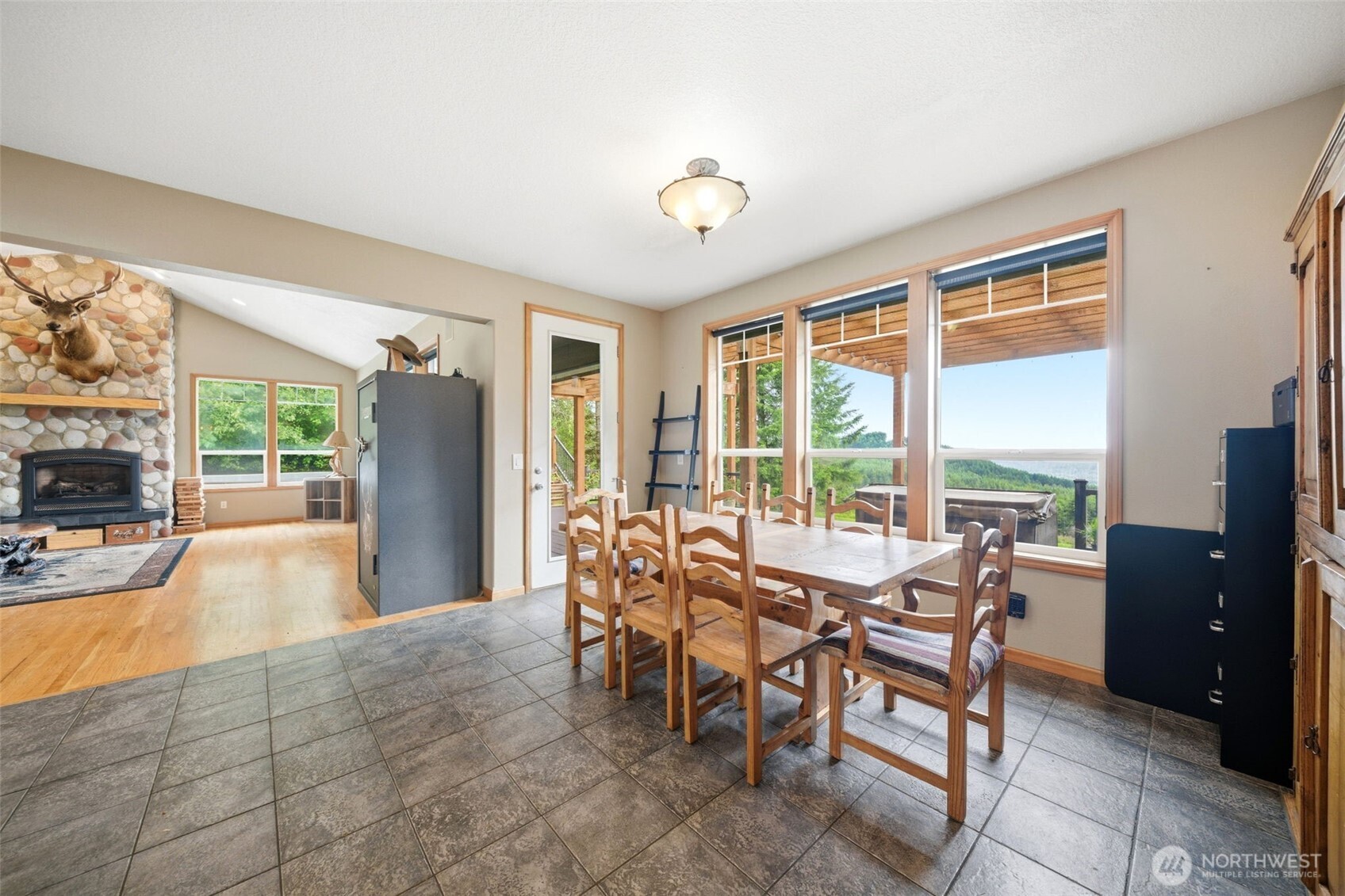 966 Lookout Road Castle Rock, WA 98611 - Photo 10 of 40
