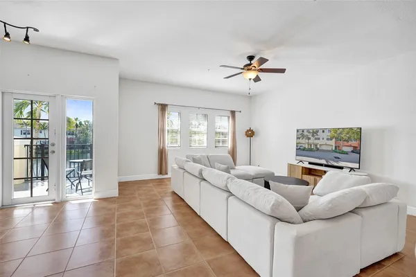 $3,825 | 228 Southwest 6th Court, Pompano Beach, FL 33060