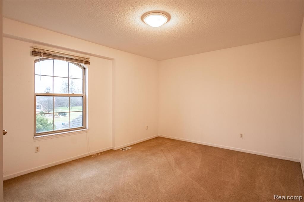 25320 Bernadine Road New Boston, MI 48164 - Photo 29 of 43 Gallery Image 29