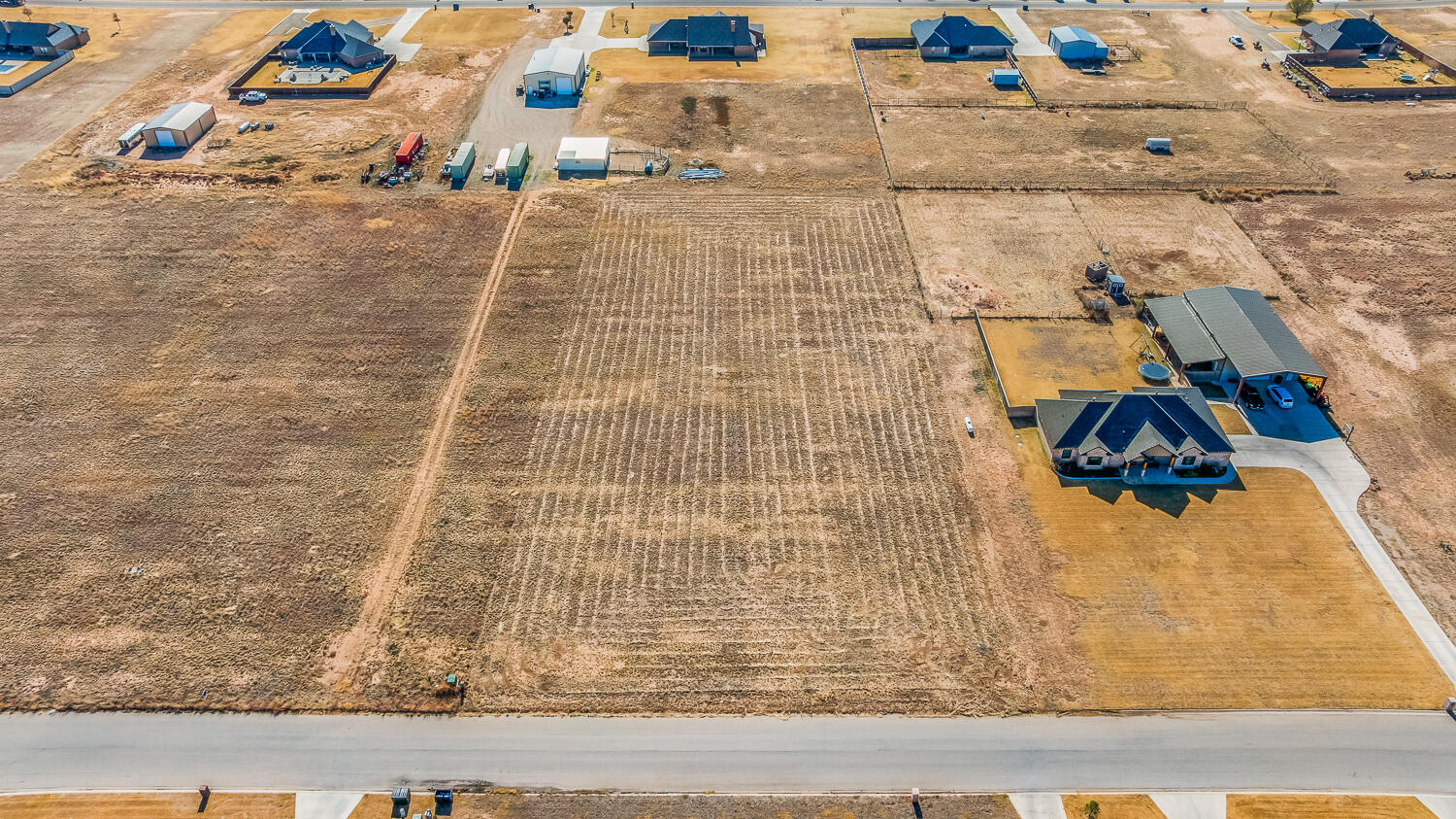 5037 C R 7920 Lubbock, TX 79424 - Photo 12 of 14 a bathroom with a shower