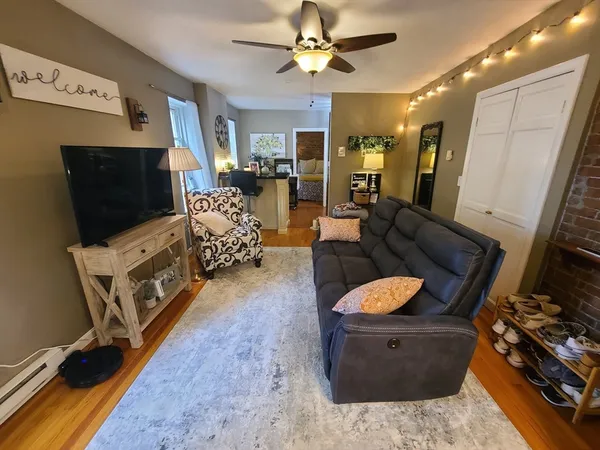 $2,700 | 32 Fleet Street, Unit 5, Boston, MA 02113