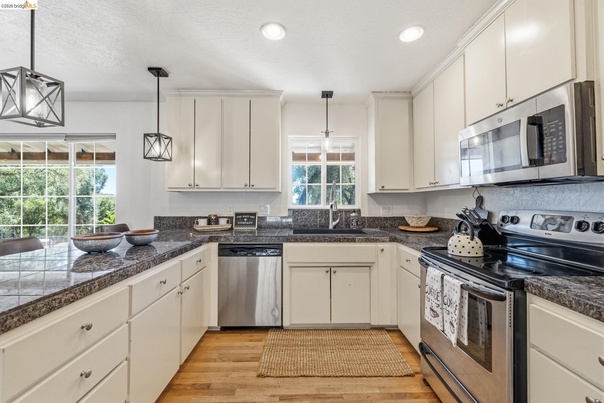 20365 Phoenix Lake Road Sonora, CA 95370 - Photo 8 of 38