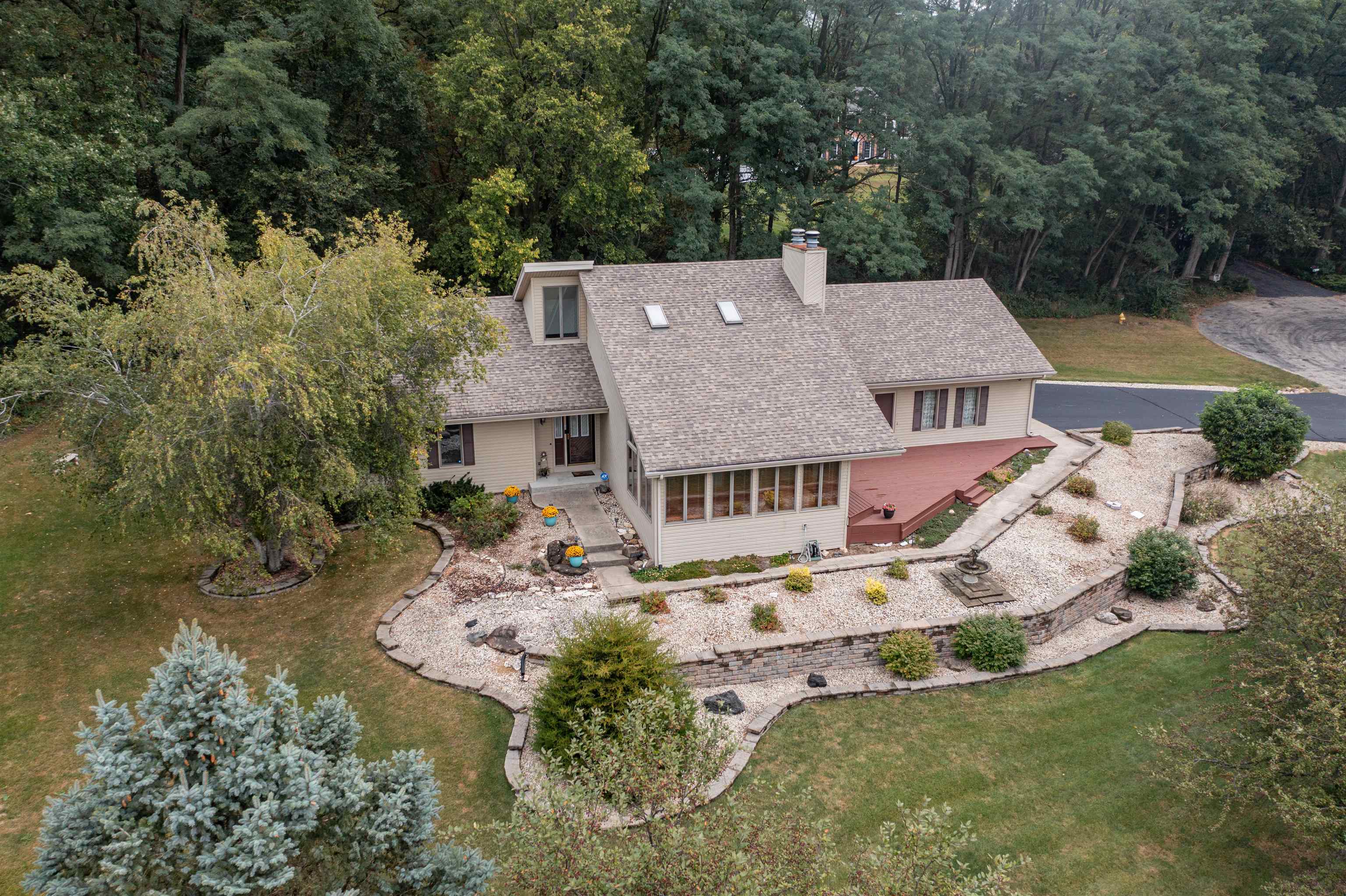 8320 Snaresbrook Road Roscoe, IL 61073 - Photo 1 of 52 Gallery Image 1