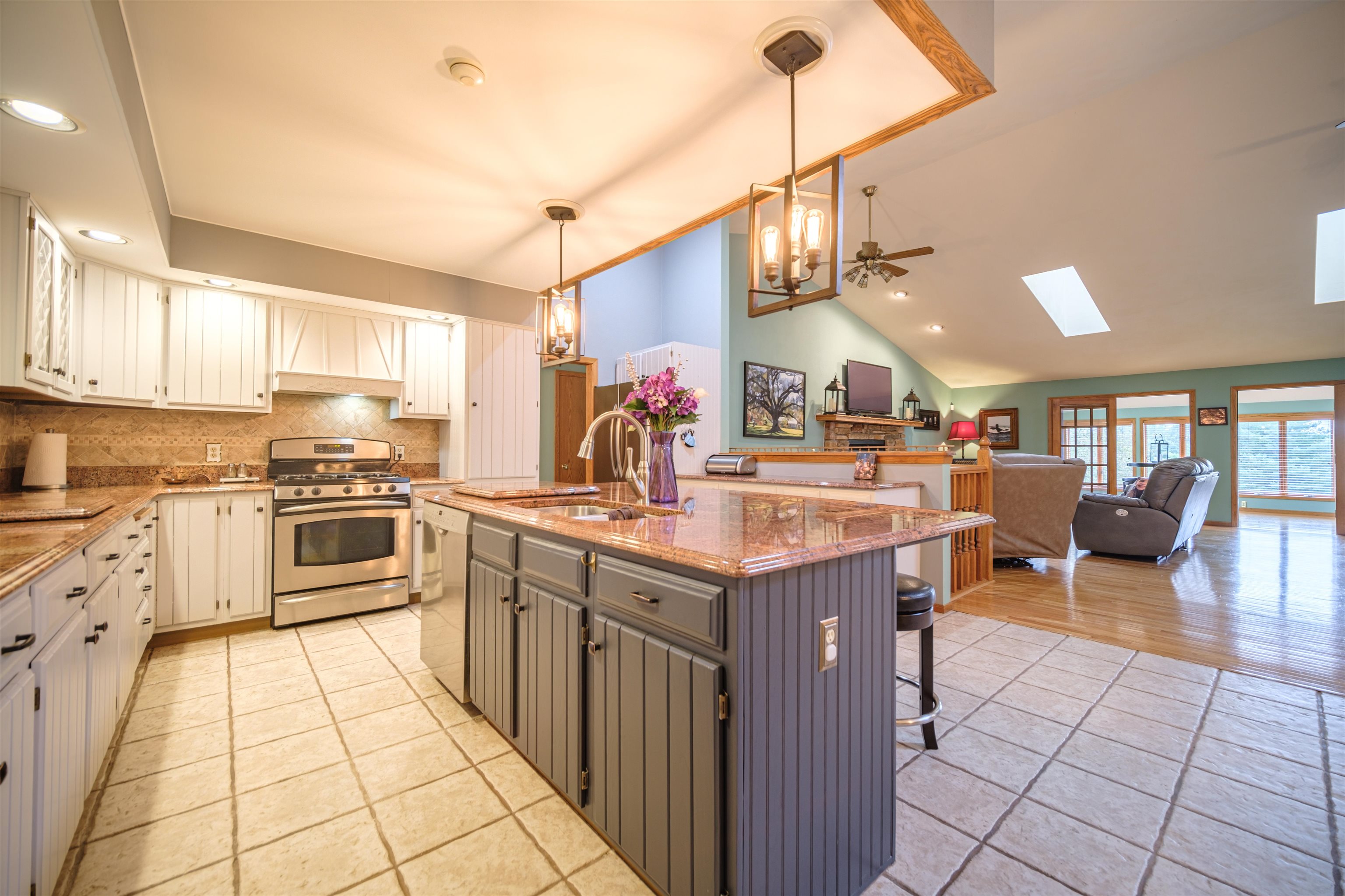 8320 Snaresbrook Road Roscoe, IL 61073 - Photo 12 of 52 Gallery Image 12