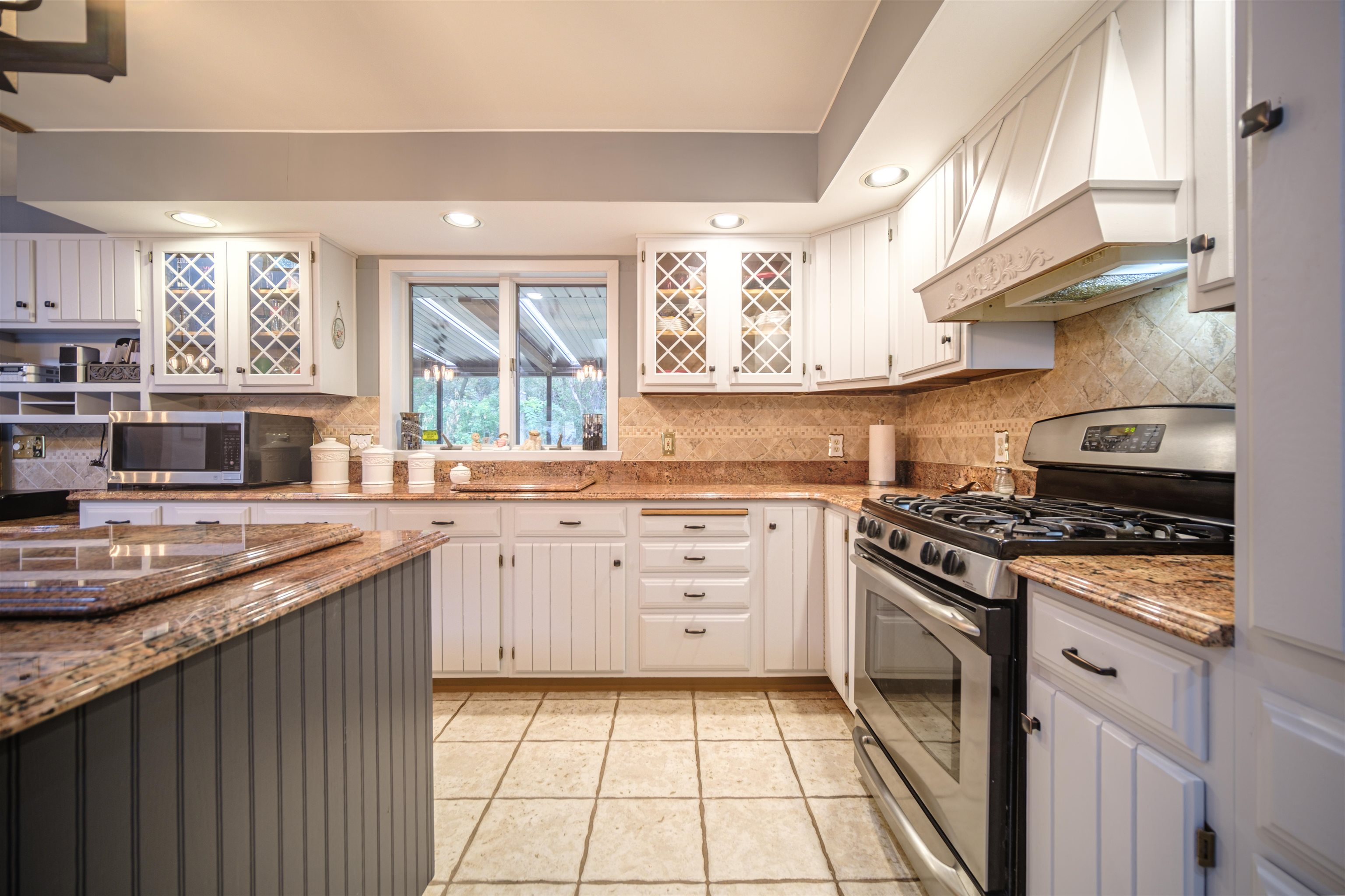 8320 Snaresbrook Road Roscoe, IL 61073 - Photo 13 of 52 Gallery Image 13