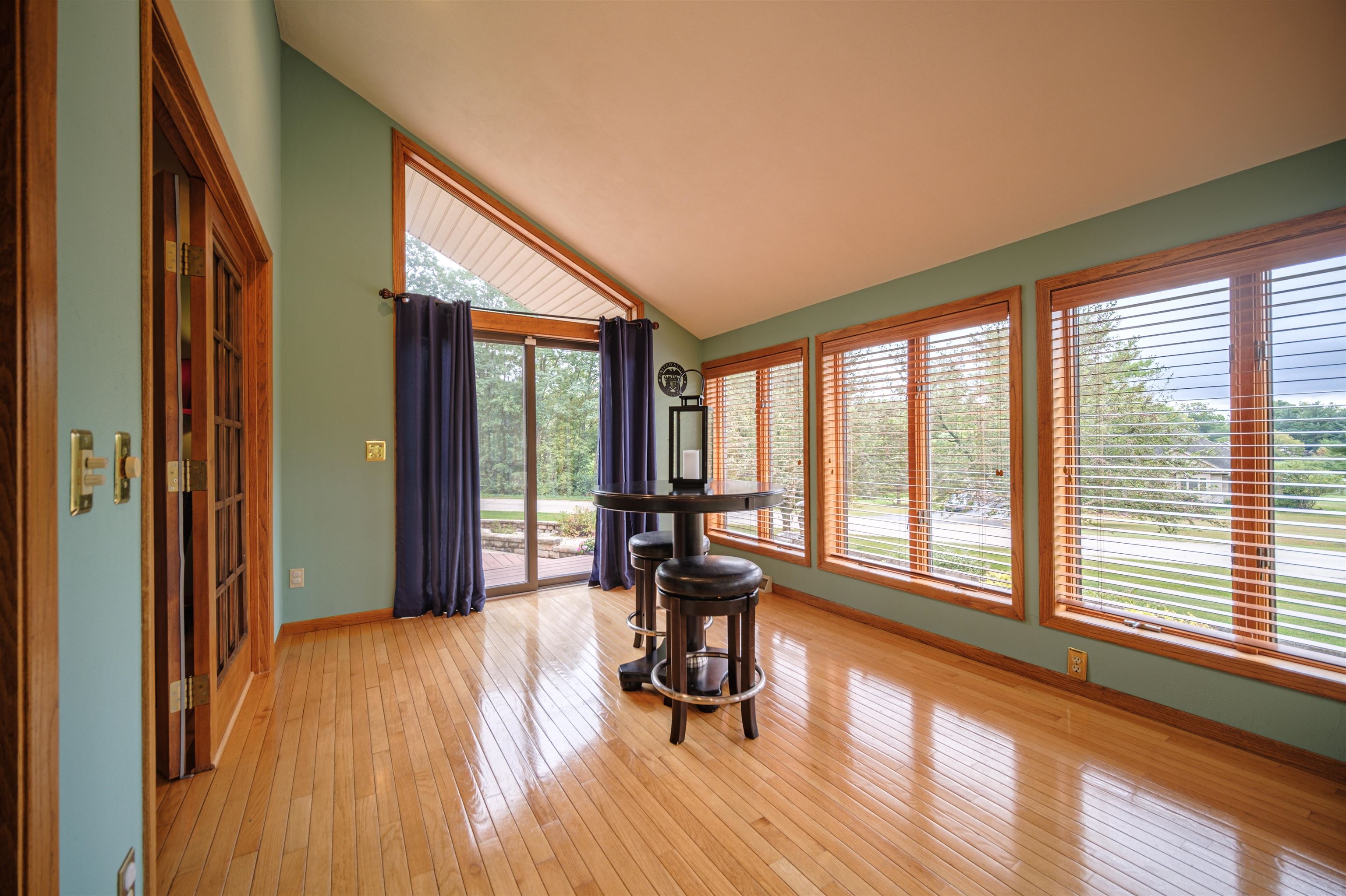8320 Snaresbrook Road Roscoe, IL 61073 - Photo 21 of 52 Gallery Image 21