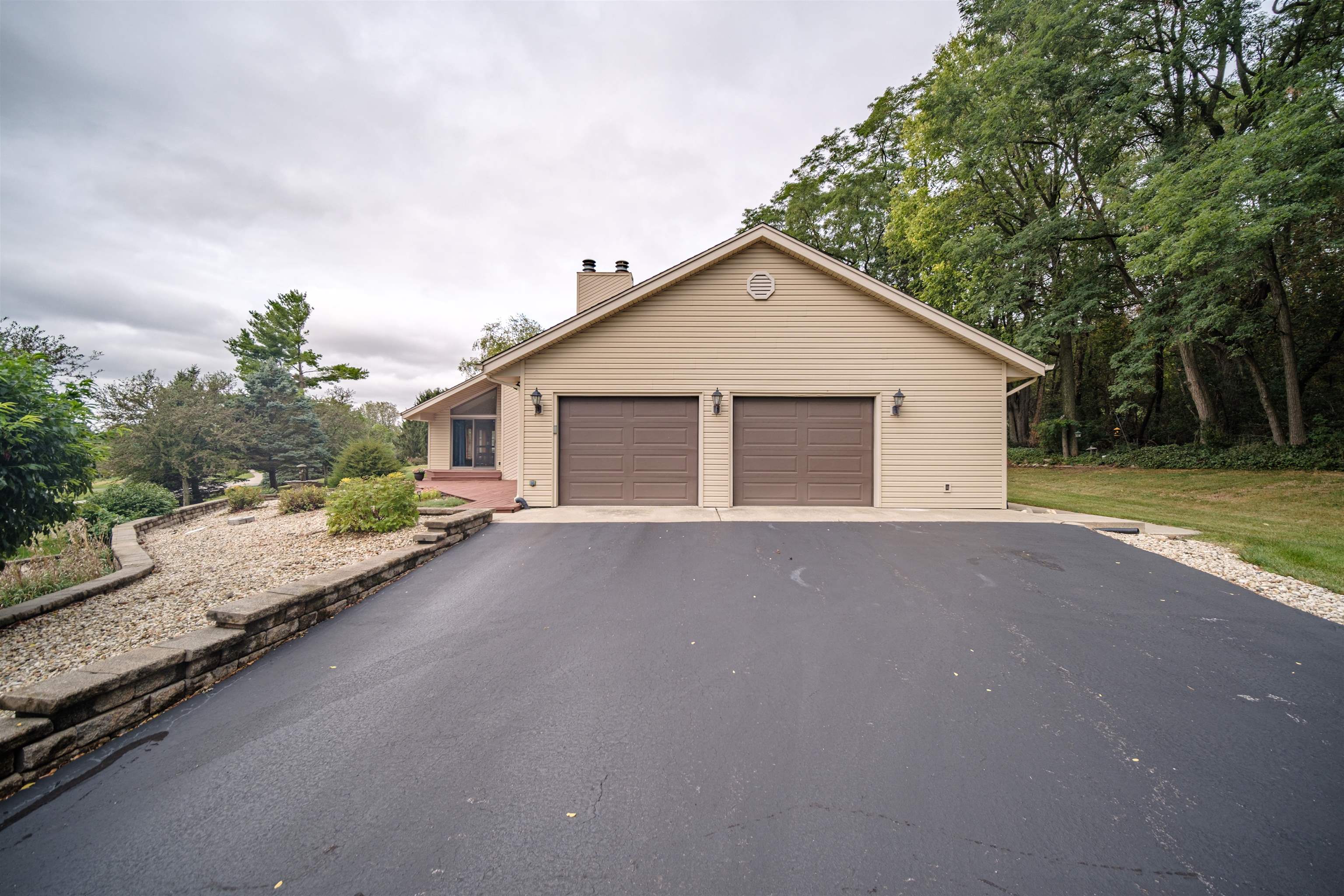 8320 Snaresbrook Road Roscoe, IL 61073 - Photo 4 of 52 Gallery Image 4