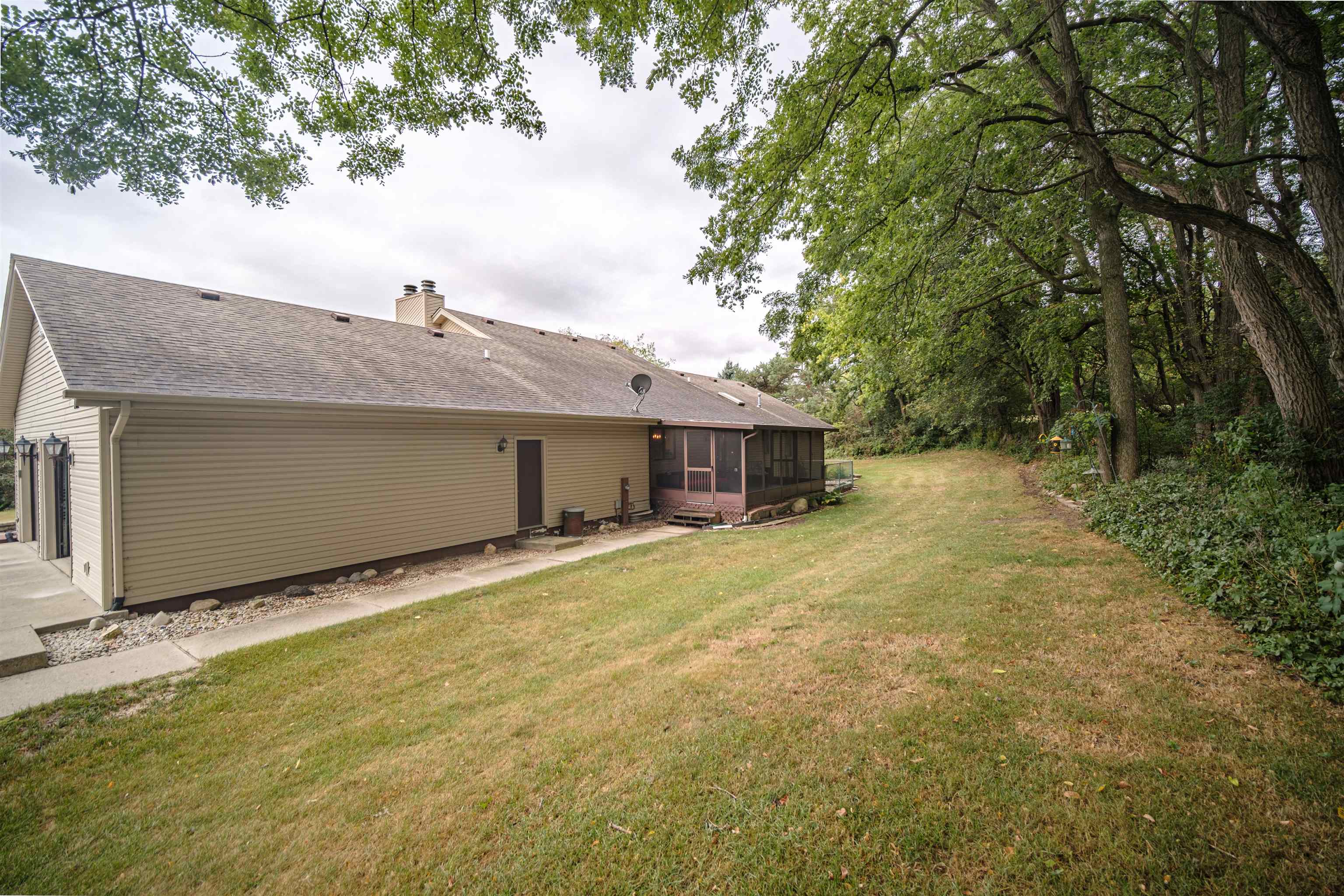8320 Snaresbrook Road Roscoe, IL 61073 - Photo 43 of 52 Gallery Image 43