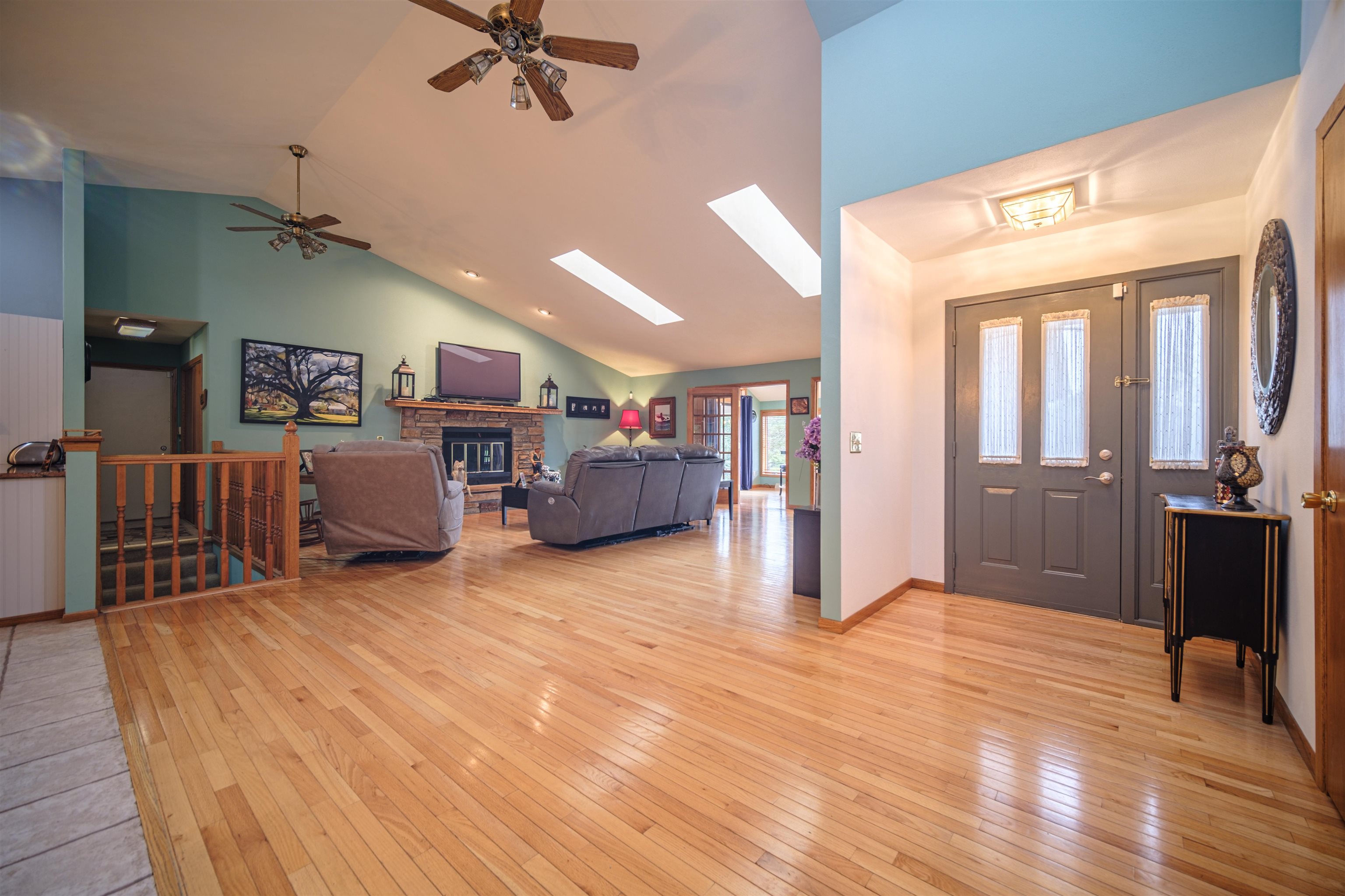 8320 Snaresbrook Road Roscoe, IL 61073 - Photo 5 of 52 Gallery Image 5