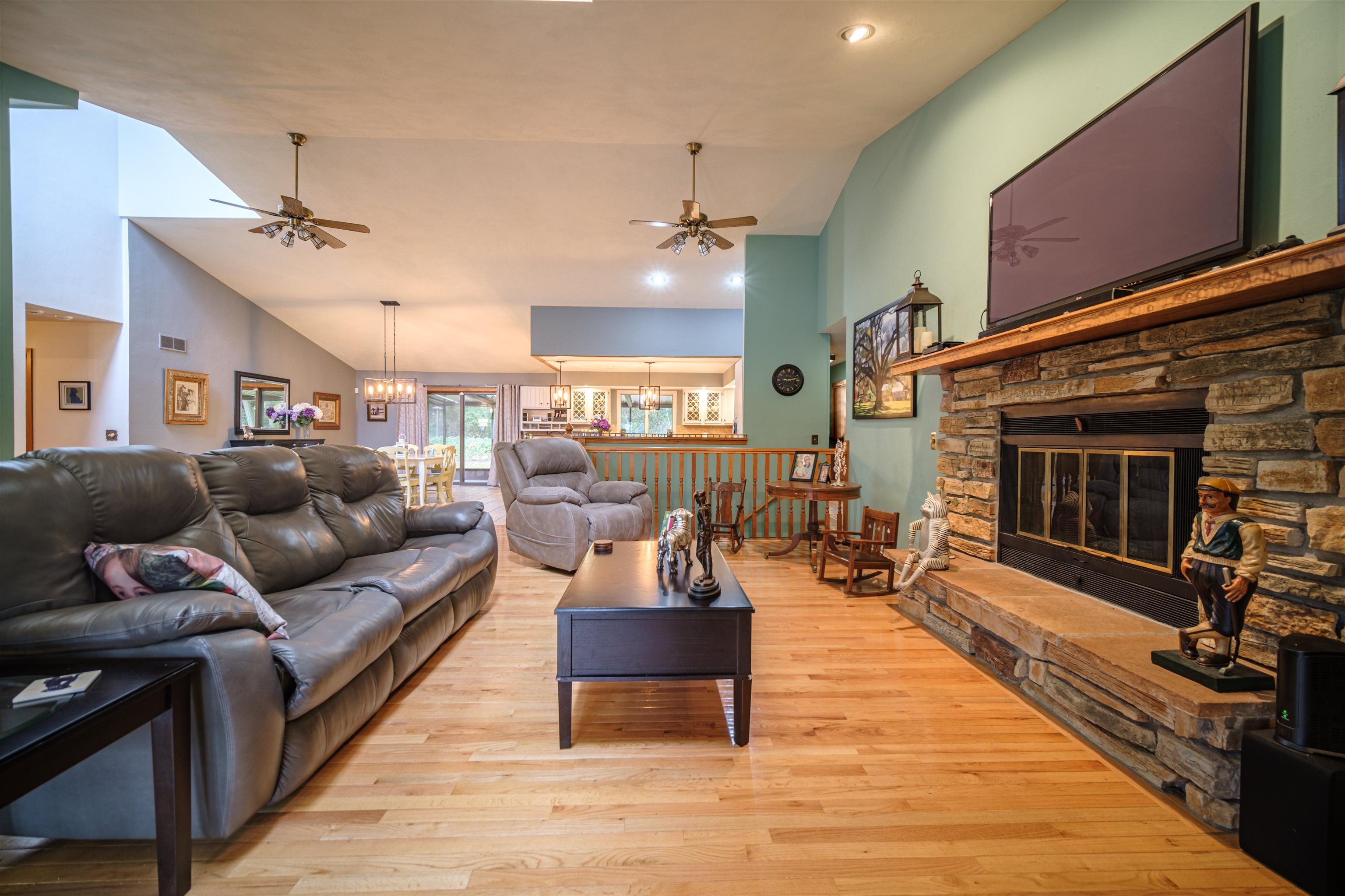 8320 Snaresbrook Road Roscoe, IL 61073 - Photo 10 of 52 Gallery Image 10