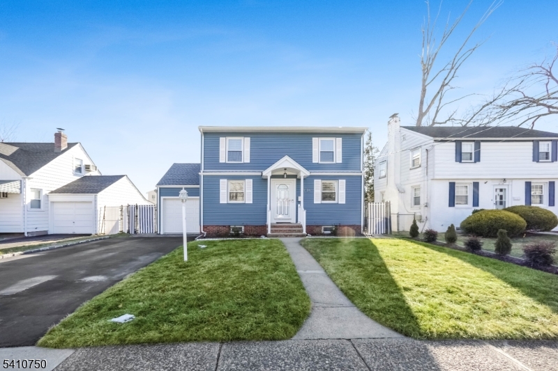 23-41 Berkshire Road Fair Lawn, NJ 07410 - Photo 4 of 35