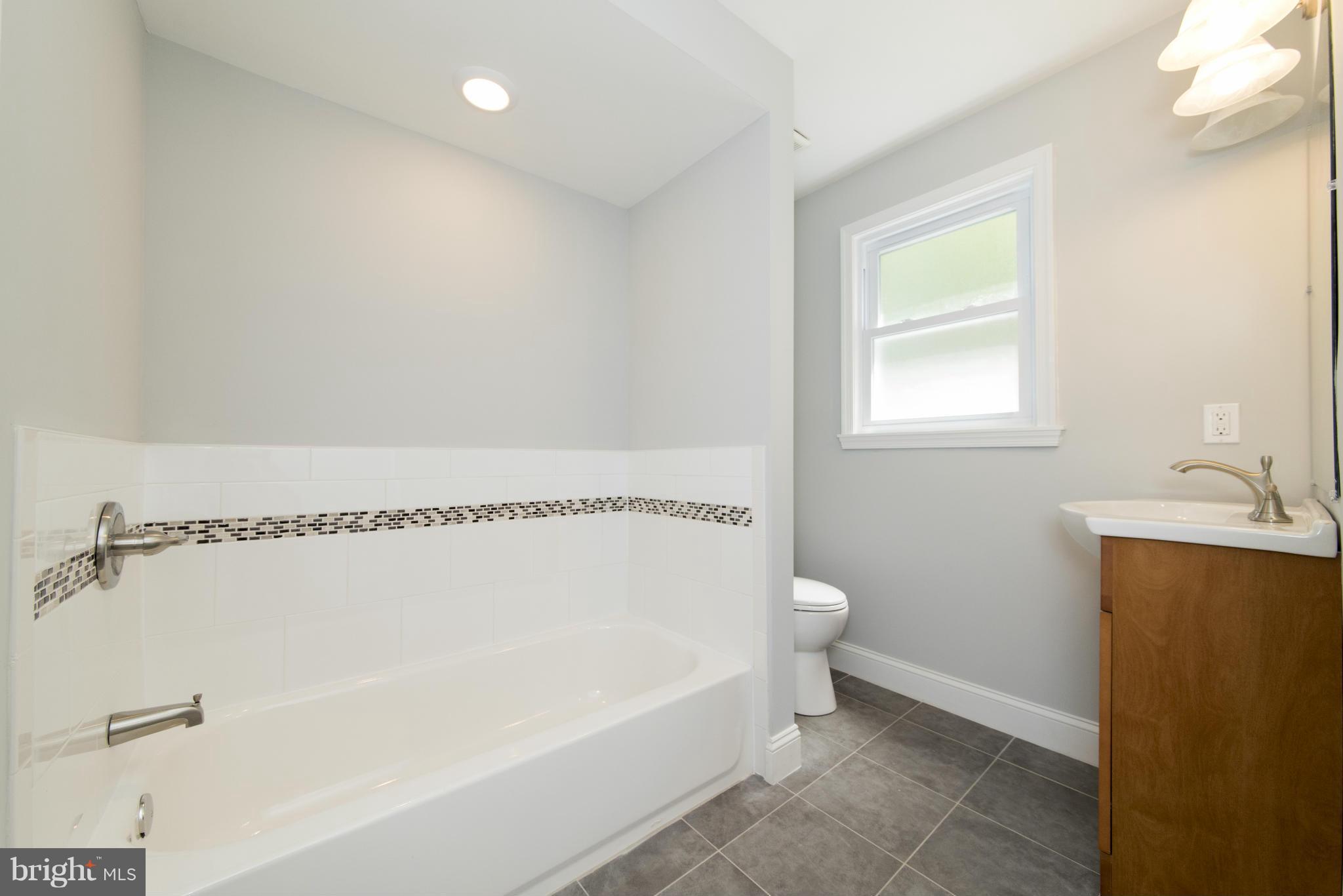 8103 Conduit Road Baltimore, MD 21234 - Photo 15 of 30 Bath