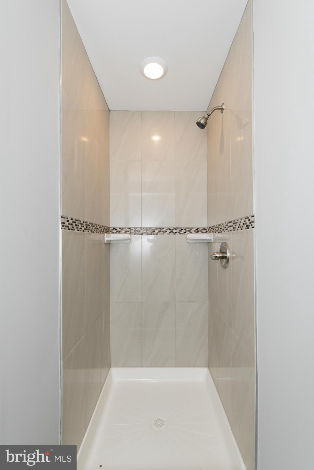 8103 Conduit Road Baltimore, MD 21234 - Photo 17 of 30 Bath