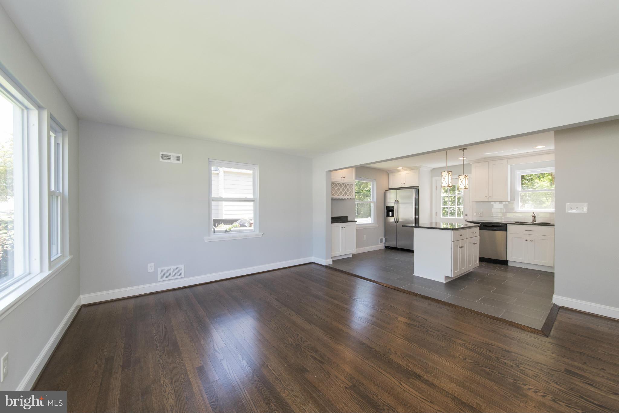 8103 Conduit Road Baltimore, MD 21234 - Photo 5 of 30 Living Room