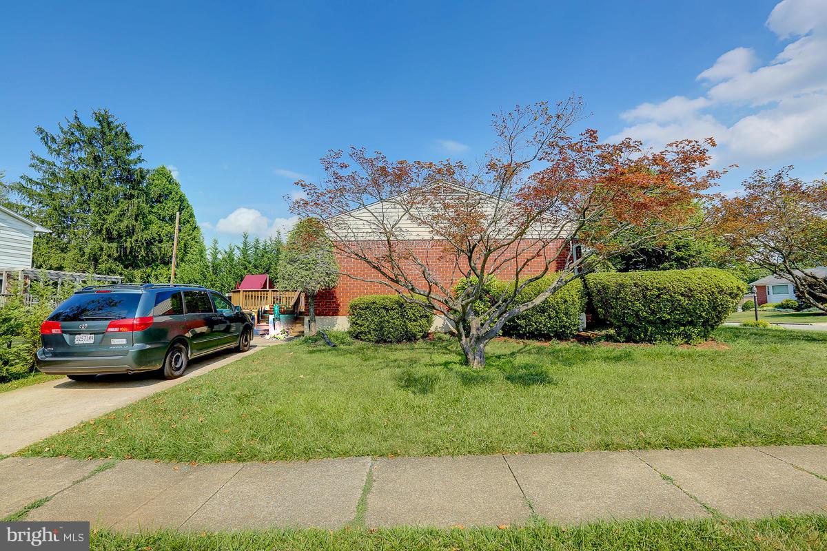 6500 Gardenwick Road Baltimore, MD 21209 - Photo 4 of 30 Exterior (General)