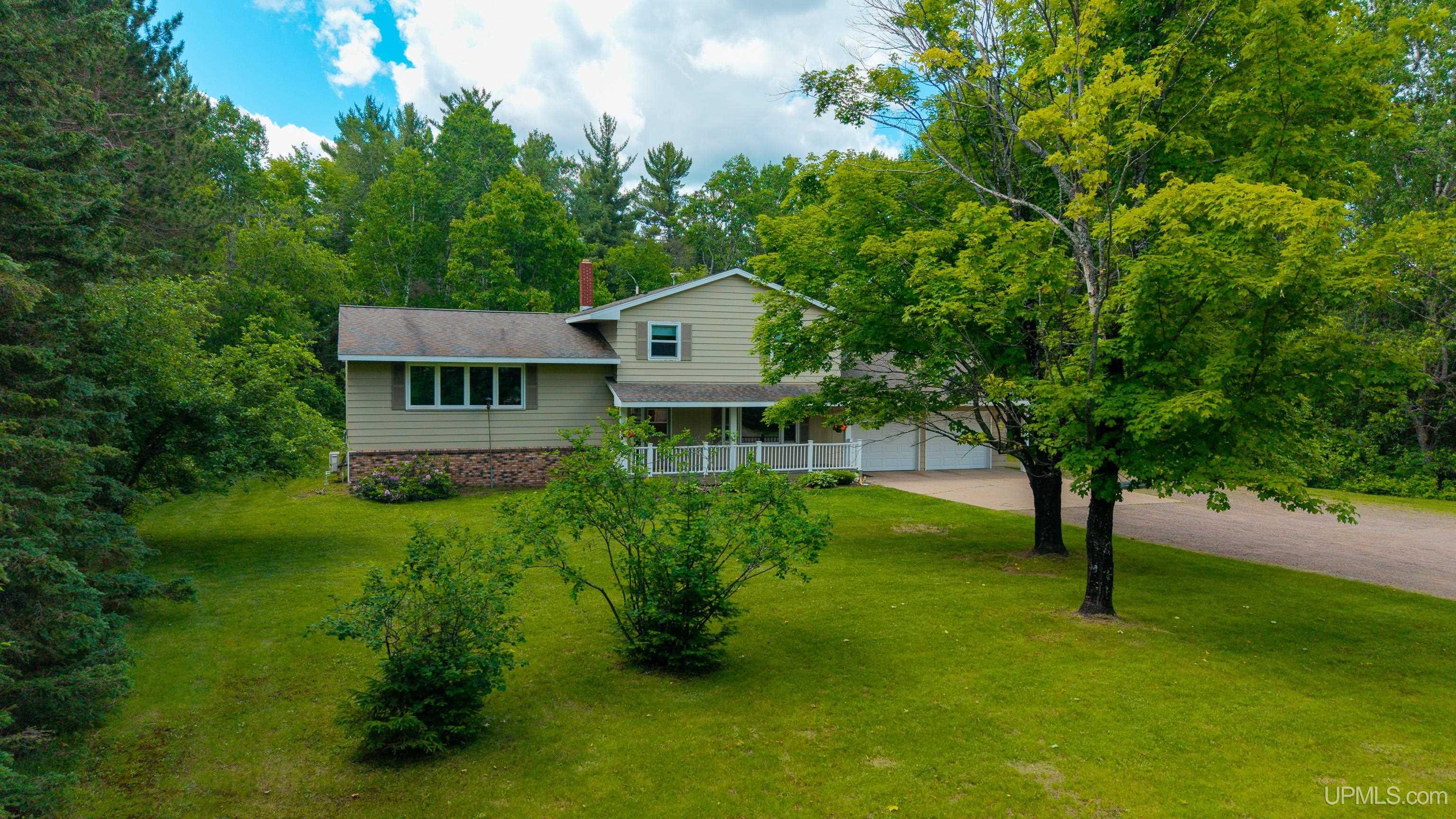 2813 Highway 41 Ishpeming, MI 49849 - Photo 4 of 62