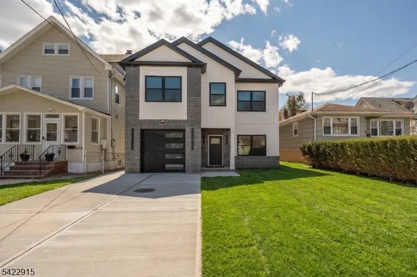 $999,000 | 540 Muriel Parkway, Elizabeth, NJ 07208