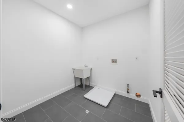 $999,000 | 540 Muriel Parkway, Elizabeth, NJ 07208