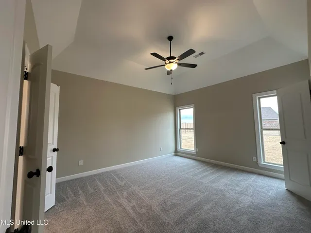 $292,500 | 3041 School Loop Rd Lake, Lake Cormorant, MS 38641