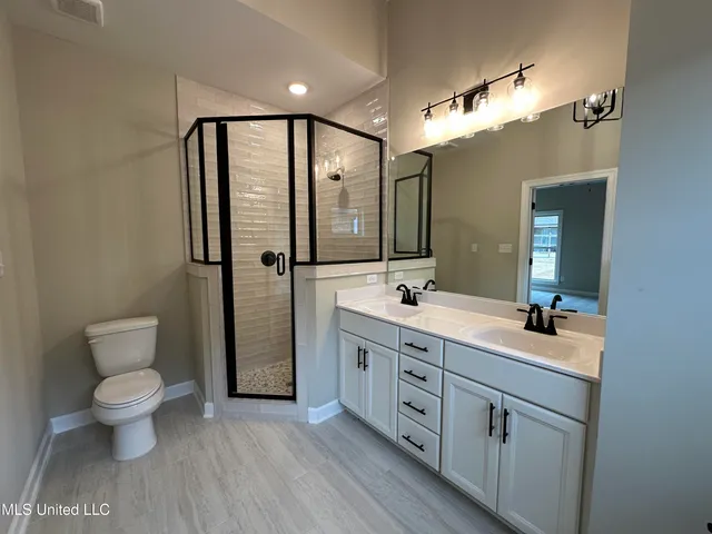 $292,500 | 3041 School Loop Rd Lake, Lake Cormorant, MS 38641