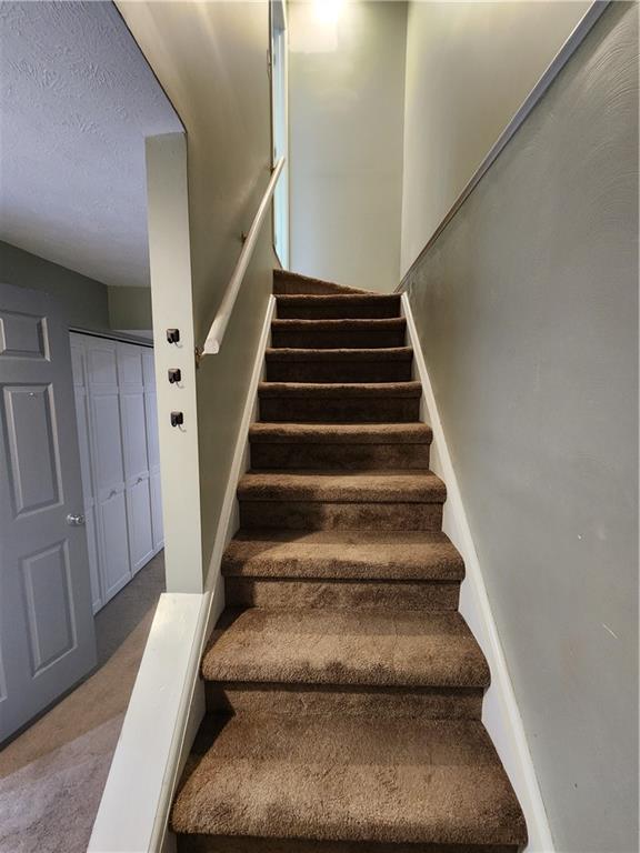 2000 Arbor Ridge Court Cheswick, PA 15024 - Photo 11 of 26 a view of entryway